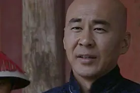 乔家大院那么富有，为何日军入侵时却不敢抢？多亏门口挂的旗帜图片