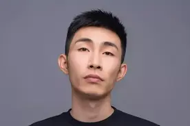 网络春晚上的《说书人》和它的原唱寅子图片