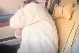 江苏夫妻刚解封却得知岳父去世，哭得悲痛欲绝，遗憾未见最后一面图片