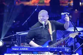从“摇滚之父”到阶下囚，黑道歌手臧天朔，终究为狂妄付出了代价图片