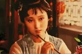 林黛玉佩戴叮当镯，都是成双成对的，当时还很奇怪，如今恍然大悟图片