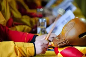 民间故事：和尚为什么要敲木鱼？原来是劝告人们不要种恶果…图片