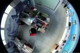 唐山打人事件巷口的确有个360度全景摄像头，百度地图为证图片
