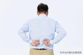 上了年纪，总是膝盖疼？两味中药泡水，强脊、舒筋，治一切骨节病图片