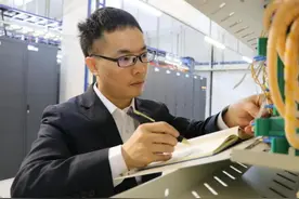 奋力奔跑！让青春不负韶华图片