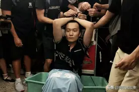 殴打记者付国豪的乱港暴徒为了减刑，在法庭上喊出了一个大秘密图片