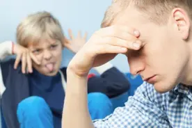 孩子若经常说这3句话，说明有了心理问题，别错过他的求救信号图片