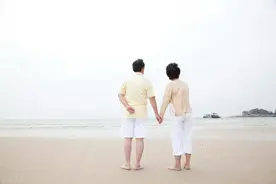 给岳母养老20年，她走后我断了亲，70岁老人哭诉经历，句句扎心图片