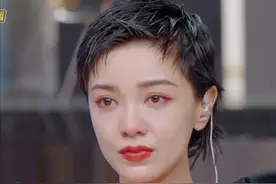 一幕看哭全网，离婚夫妻再见眼红！表面客套的背后“一地鸡毛”图片