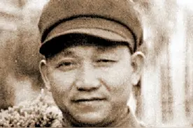 1938年陈光怒斥杨勇放行日军运粮车，杨勇：拦啥，放人家一条活路图片