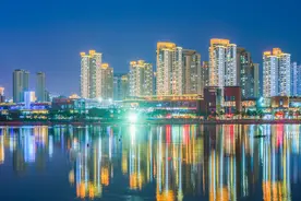 我国狂砸34万亿搞基建，不再修桥铺路，另七大项目蓄势待发图片