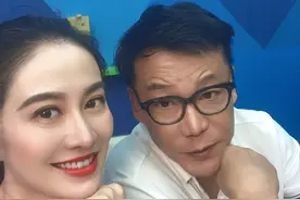 叶璇晒照官宣跟李国庆在一起了？网友：不知道该不该相信爱情了图片