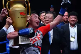 武林风“新四大天王”贾奥奇：既然选择了远方，便只顾风雨兼程！图片