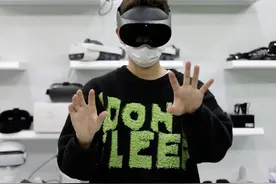 「VR陀螺评测」Quest Pro硬件功能实测：新技术与场景的探索产品图片
