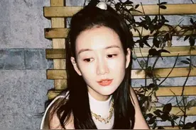 王鸥何九华酒店搂抱被曝光，动作亲密坐实恋情，男方比女方小4岁图片
