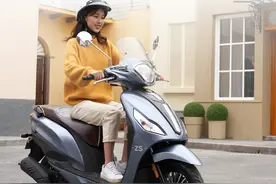 价格5000元起，续航300公里，这3款高性价比摩托车，跑长途更适合图片