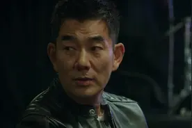 港片《边缘行者》卧底一不小心做成了大佬，混得黑白两道风生水起图片