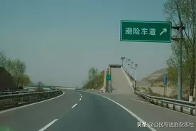 刹车失灵！关键时刻，这条车道救了命......图片