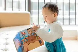 为什么要陪孩子读儿童绘本，其实它的作用远超出你的想象图片