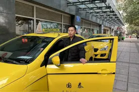 3岁小孩头部受伤出现昏迷 重庆“的哥”一路疾驰送医图片