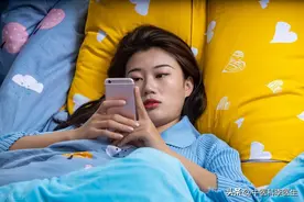 晚上几点睡算是熬夜？神经内科医生详细分析，你就清楚了图片