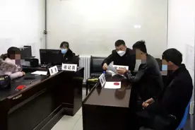 四川老头捡到弃婴，24年后养女结婚起诉养父断绝关系，法院：支持图片