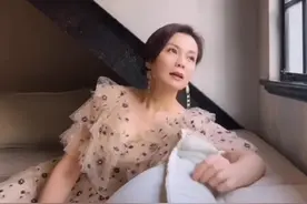 53岁周冰倩定居上海！豪宅中翩翩起舞长腿瞩目，丰满迷人似少女图片