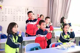 走出去的渴望和归乡的人：村小教育蝶变记图片