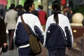 初中里容易“早恋”3种女生，颜值高很正常，第3种属于班级团宠图片
