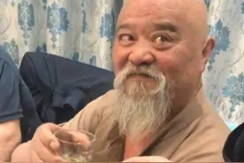 68岁李琦得糖尿病晚年还在喝！一餐吃两大盆肉，家里囤几缸酒图片