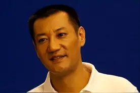 他是英氏三杰之一，因《我爱我家》走红，为何儿子不想当演员图片