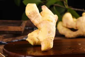 胃寒、胃痛，警惕脾胃阳虚！干姜和它煮水喝，一周后或能看到惊喜图片