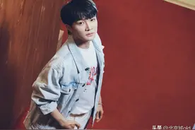 周深新歌《铃芽之旅》火出国门，全网官媒点名盛赞，热度一路飙升图片