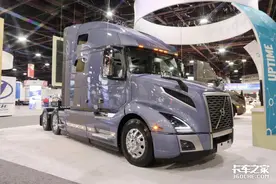 进入驾驶室惊呆了，沃尔沃长头卡车也太豪华了吧图片