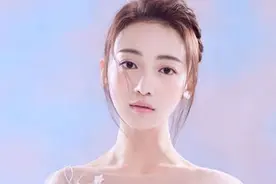 被央视点名批评，颜值崩塌演技堪忧，她凭什么还能越混越好？图片