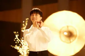 谷建芬音乐会：郑云龙张碧晨15位歌手参加，周深唱《歌声与微笑》图片