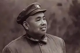 55年许世友酒后接电话：我是大将军，你是谁？对方：我是小兵恩来图片
