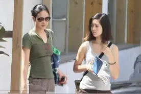心甘情愿被姜文“关在屋里”的周韵图片