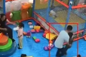 4岁男孩游乐场遭成年男子连续抱摔：父母带孩子一定要远离垃圾人图片