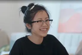 爱情这件小事：三位女嘉宾素颜曝光，聂墨仪牙凸，罗拉认不出？图片