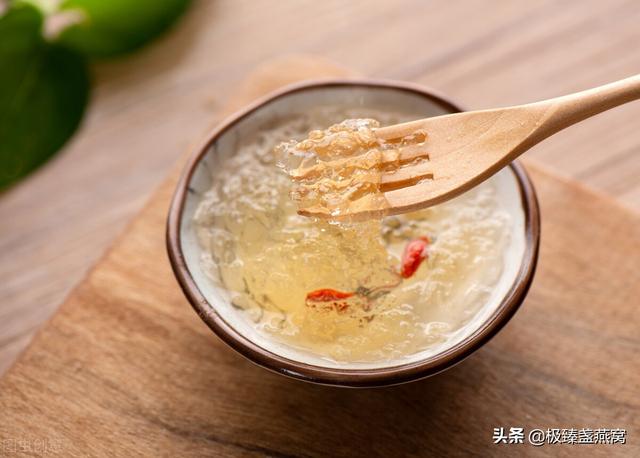 银耳汤与燕窝的营养区别 2026年银耳汤与燕窝的营养区别是什么