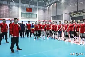 张晨上任遭球迷质疑，经验是最大短板，这一任命恐成蔡斌最大败笔图片