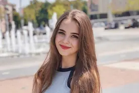一个俄罗斯高中女生，跟我学习汉语，竟然喜欢上了我，要和我结婚图片