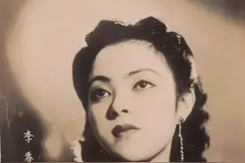 李香兰：1945年受审判，汉奸明星“突变”日本人，在法庭上唱起歌图片