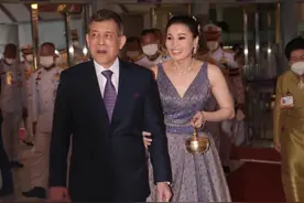 泰国国王携王后出席孔剧《拉玛坚》特别表演活动图片