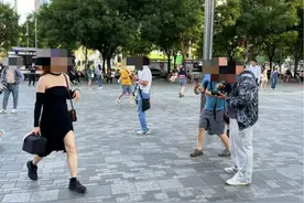 太古里街拍“老法师”：民不举官不究的灰色地带图片
