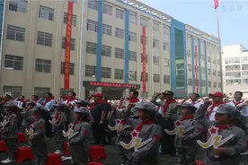 河南省商城县举行中国工农红军商城红军小学成立暨授旗授牌仪式图片