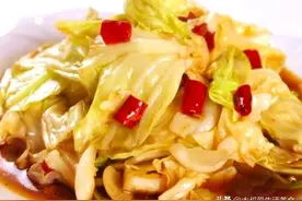 酸辣白菜的家常做法，营养丰富，下饭又下酒，大人孩子都喜欢吃图片