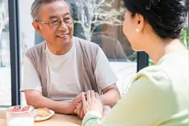 55岁阿姨相亲要30万彩礼或者每月5千，大爷：你是黄花大闺女？图片