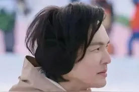 4位中老年男星整容后遗症出现！有人变男版芭比，有人变隔壁老姨图片